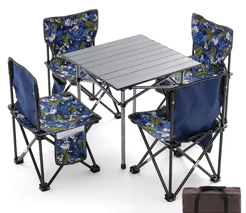 Folding outdoor table and chairs, set of 4 seats 1 table Featured Image