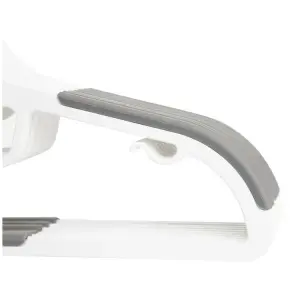 Fashion Plastic Hangers with Non-Slip Pads Space Saving Easy Slide Hangers