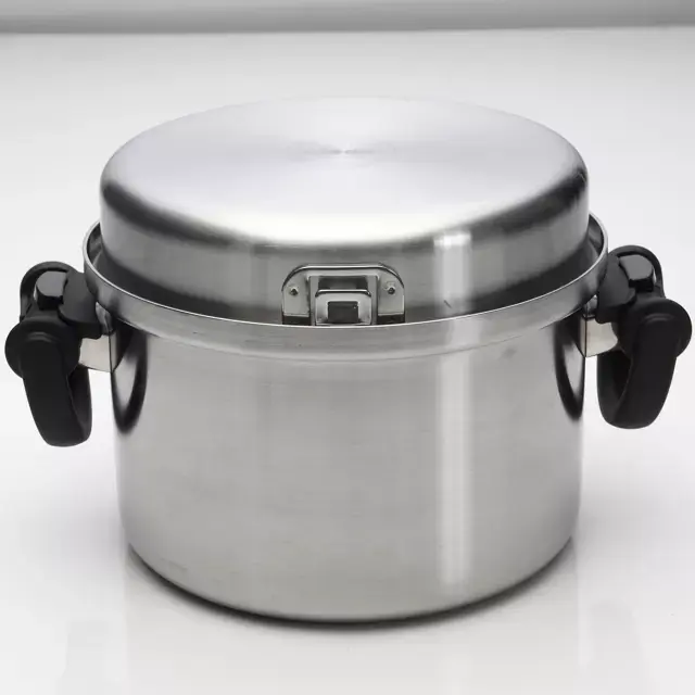Portable outdoor camping picnic folding cooking pot Featured Image